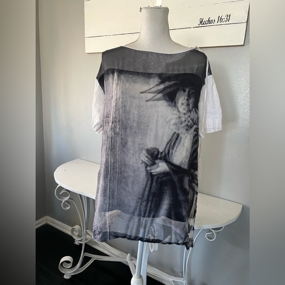 Gianfranco Ferre Tops - Gianfranco Ferre Black & White Vintage
 Top Woman's Face size 44 (USA 10)